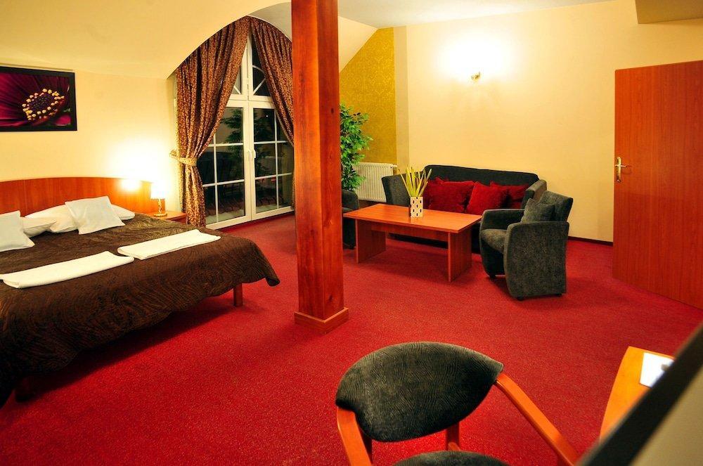 Hotel Zlote Deby Варшава Экстерьер фото
