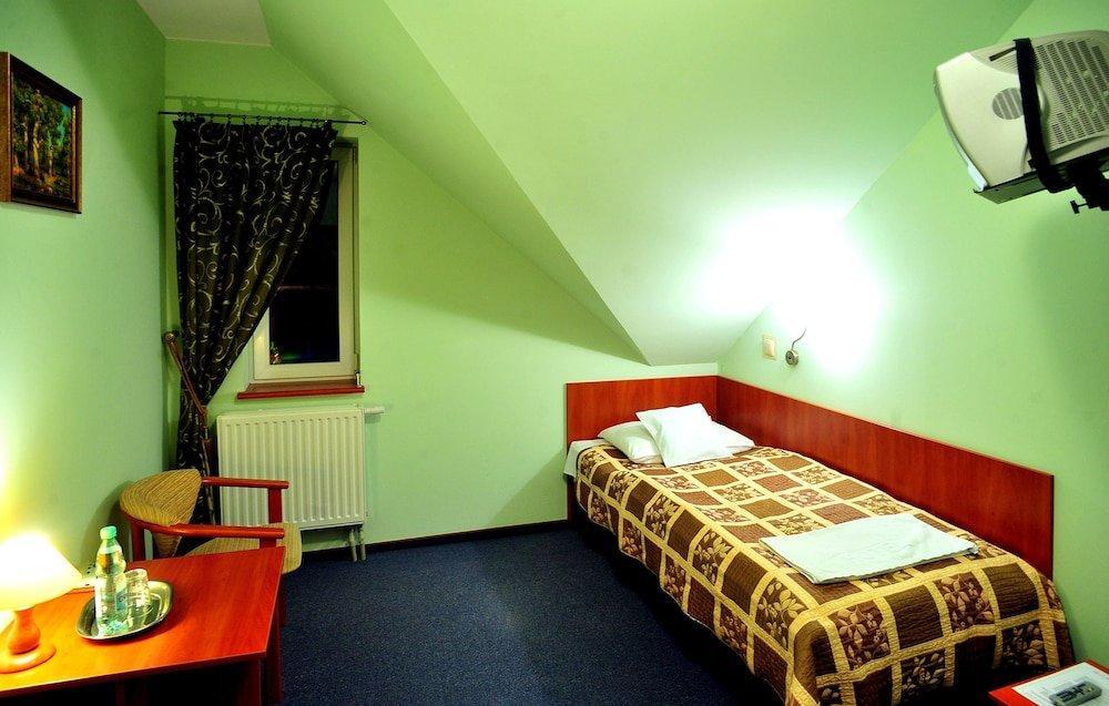 Hotel Zlote Deby Варшава Экстерьер фото