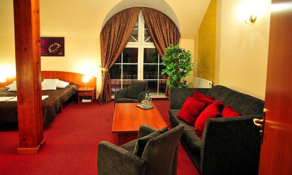 Hotel Zlote Deby Варшава Экстерьер фото