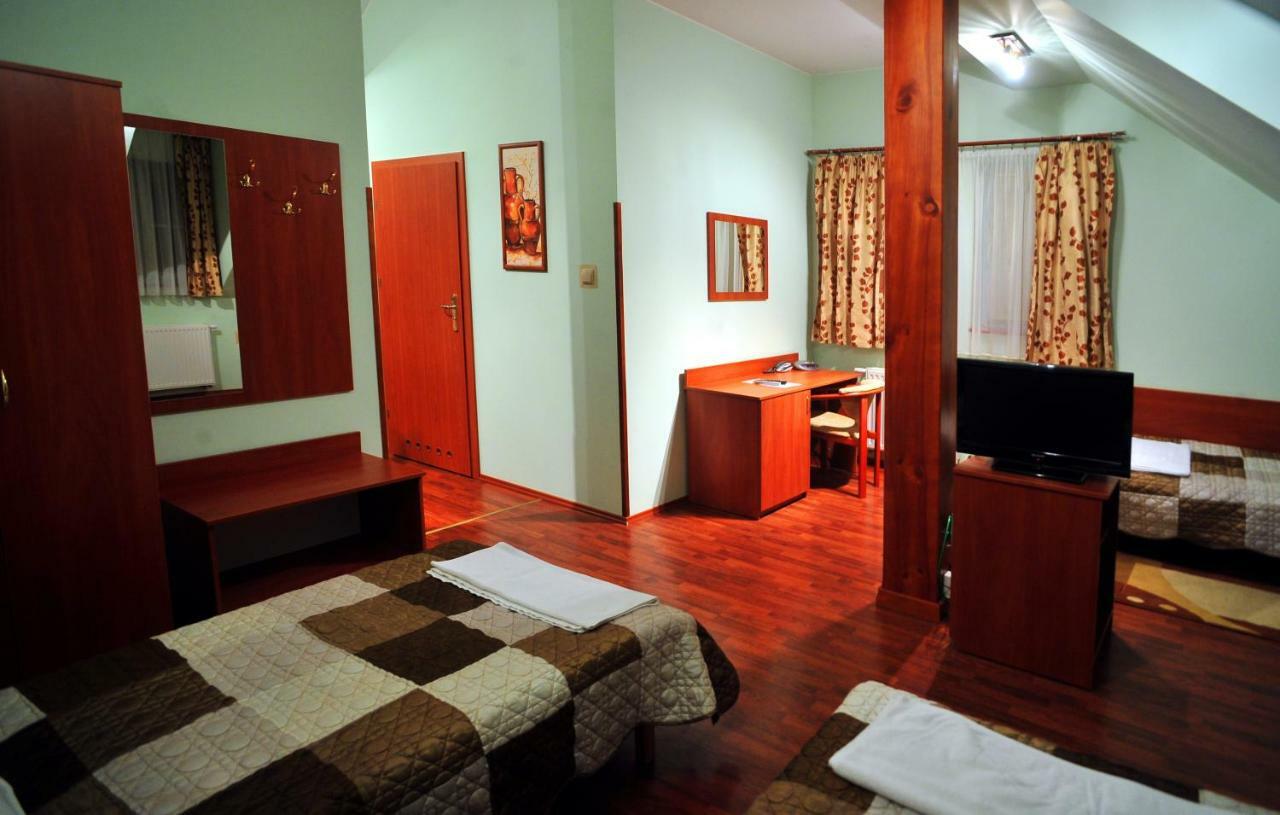 Hotel Zlote Deby Варшава Экстерьер фото